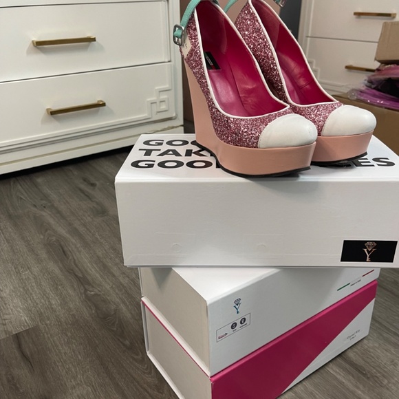 Crystal Key Limited Edition - Picture 8 of 9